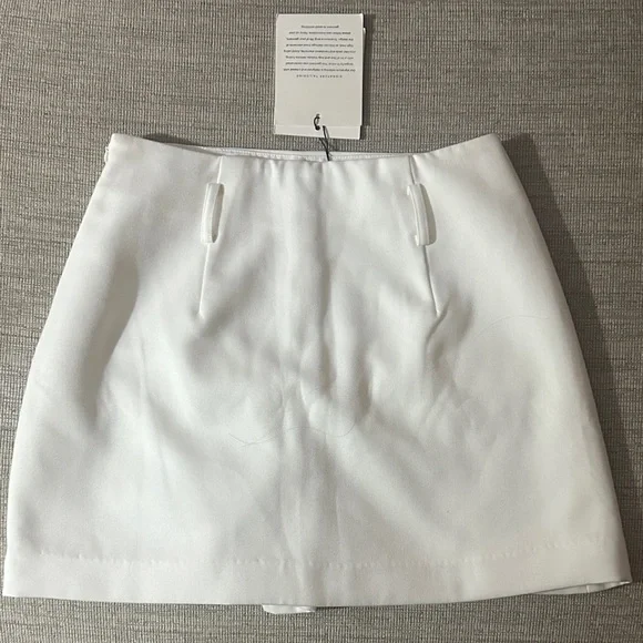 DISSH Elegant White Skort - Picture 7 of 7
